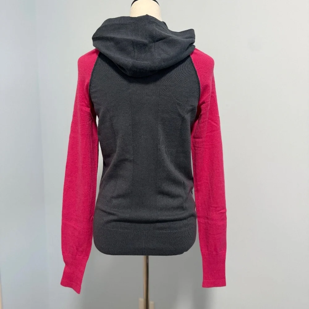 Nike Women’s Long Sleeve Zippered Knit‎ Cardigan With hood Size S